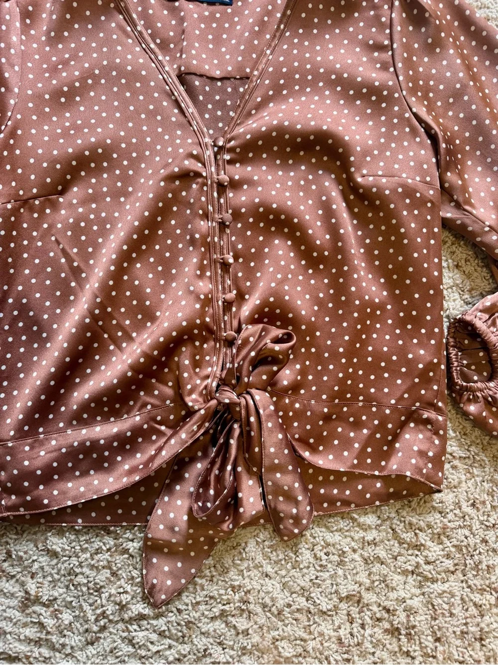 Abercrombie&Fitch Women’s Polka-Dot Satin Tie-Front Long-Sleeve Blouse. Size M.